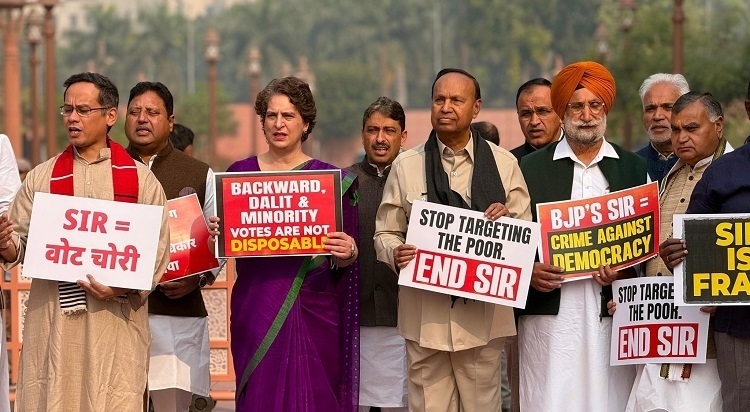 Opposition MPs protest in Parliament premises over SIR, demand discussion in House